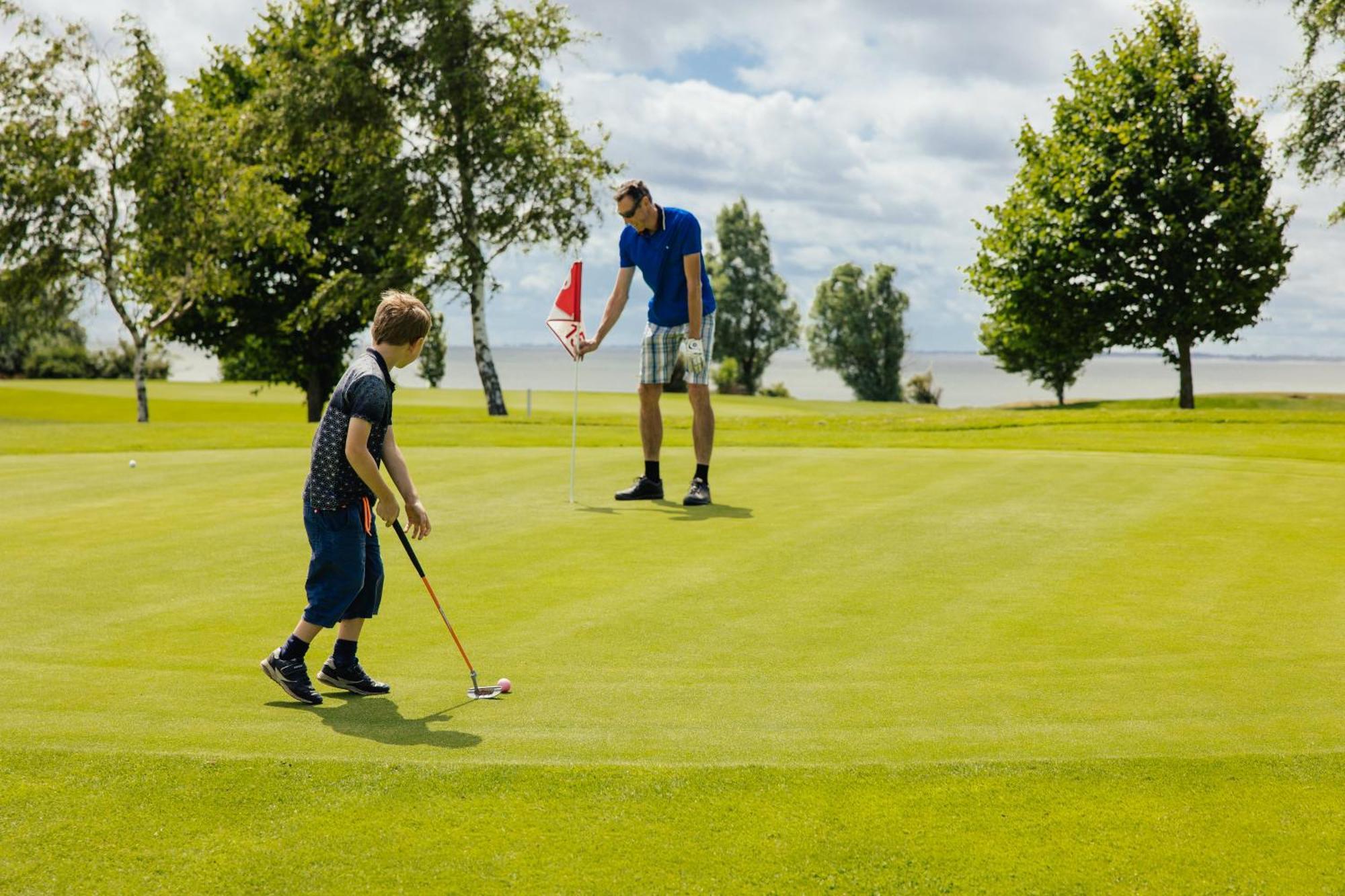 Golf 'N Wave Aktivresort Fehmarn Exterior photo